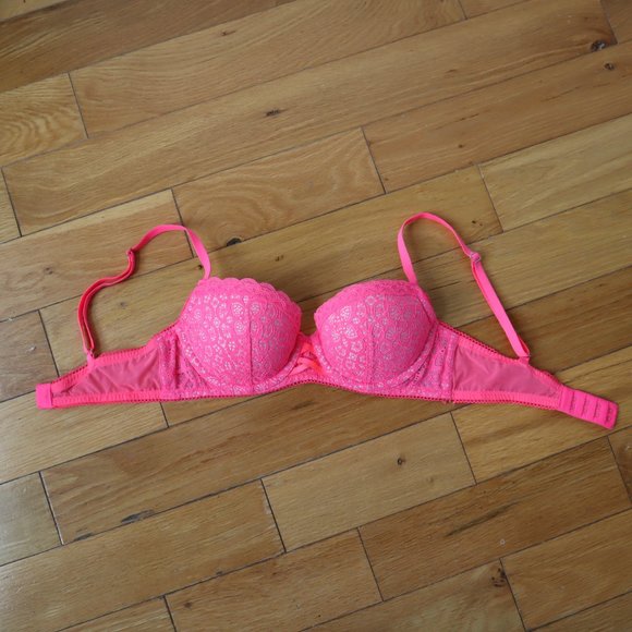 Victoria's Secret Pink Padded Bra, Size 32C - Picture 9 of 9